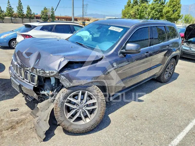 2020 Jeep CHEROKEE photo