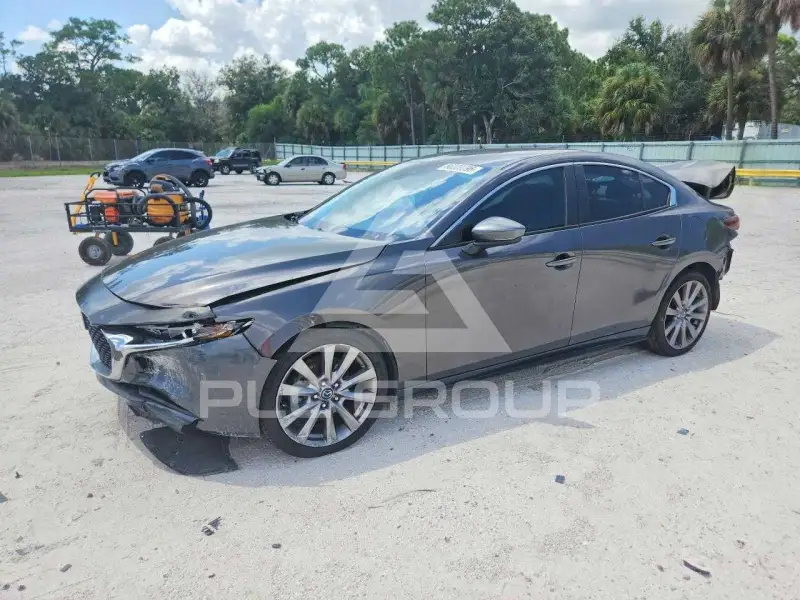 2020 Mazda 3 photo