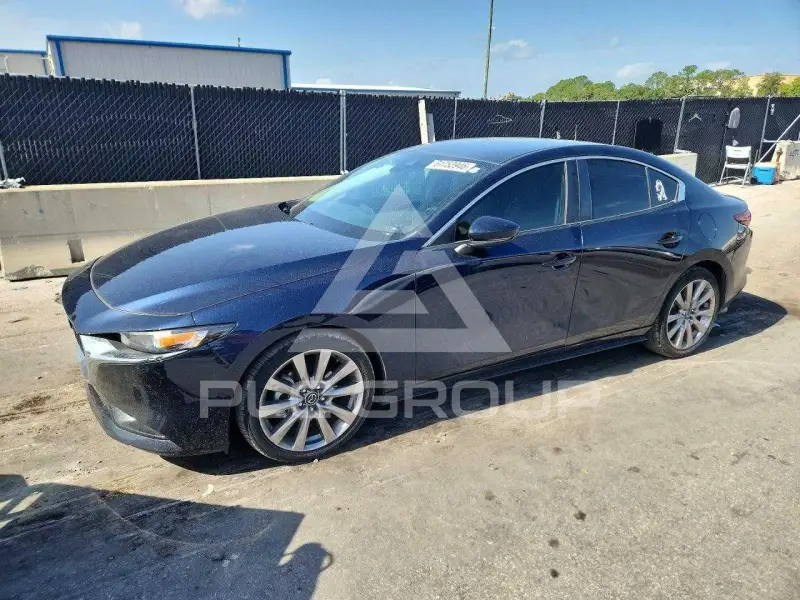 2020 Mazda 3 photo