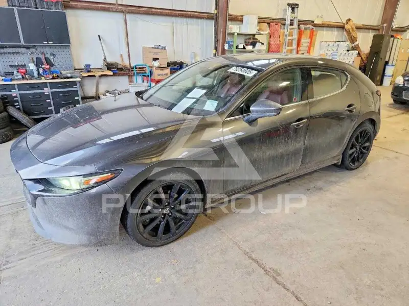 2020 Mazda 3 photo