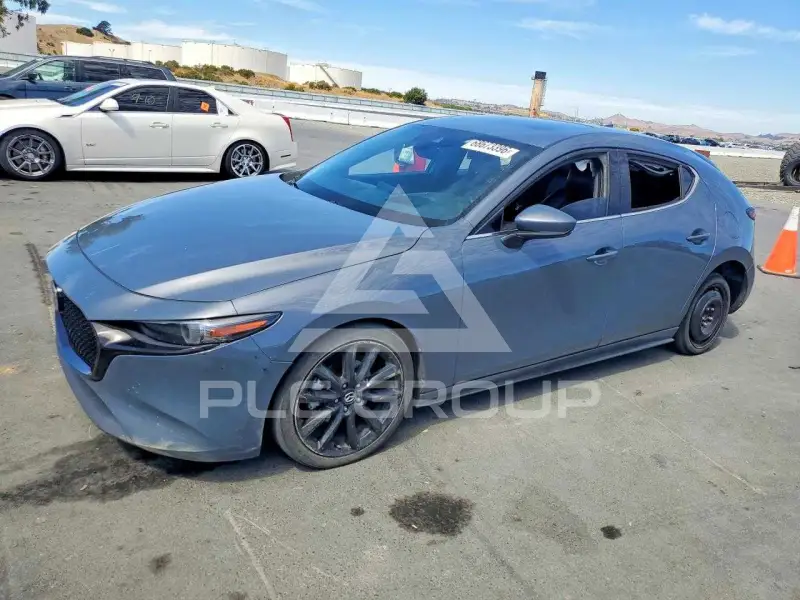 2020 Mazda 3 photo