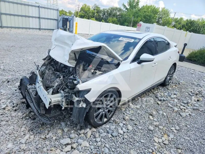 2020 Mazda 3 photo