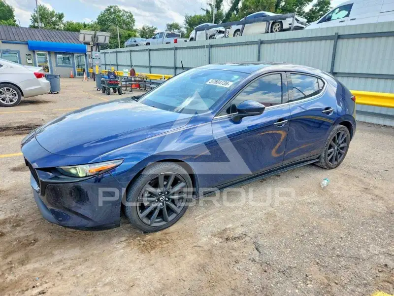 2020 Mazda 3 photo