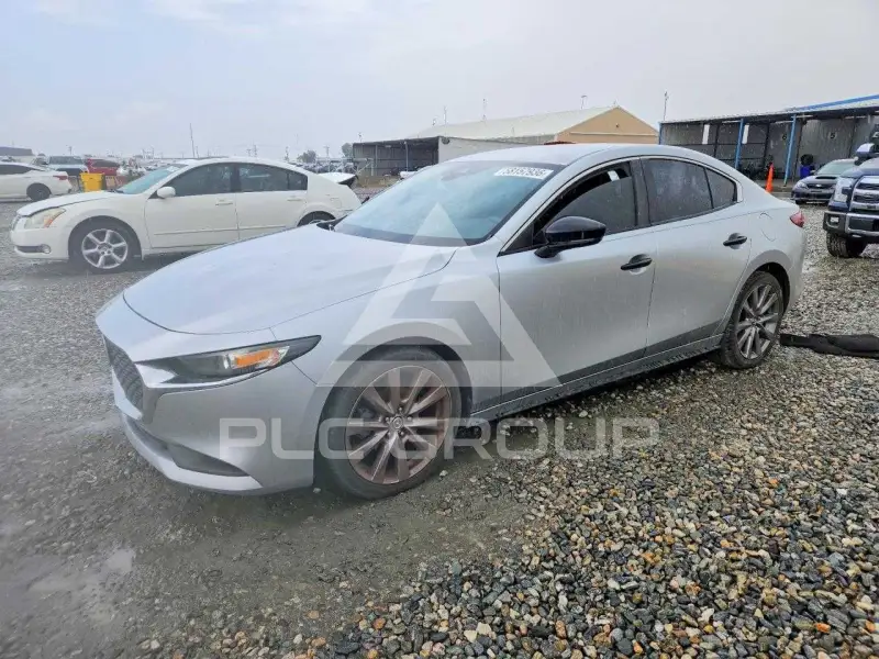2020 Mazda 3 photo