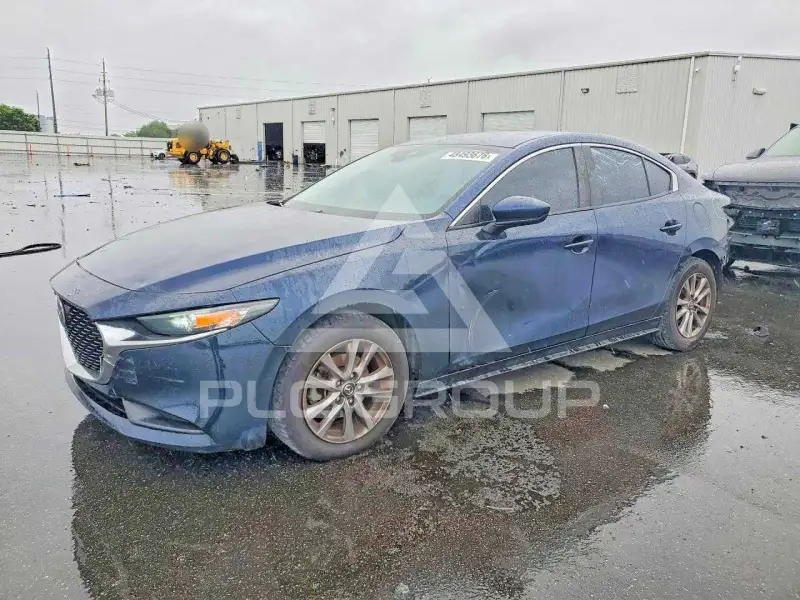 2020 Mazda 3 photo