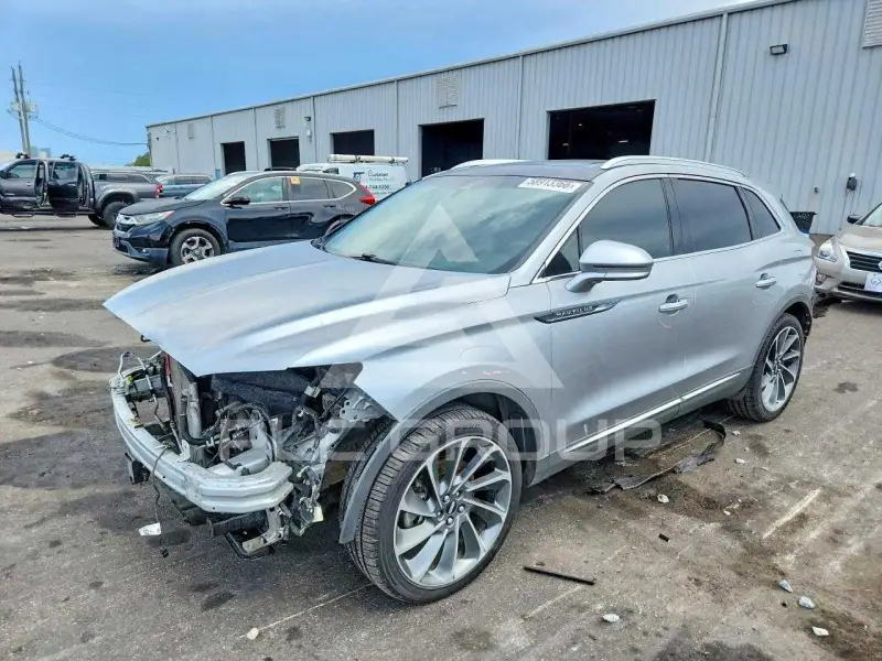 2020 Lincoln NAUTILUS photo