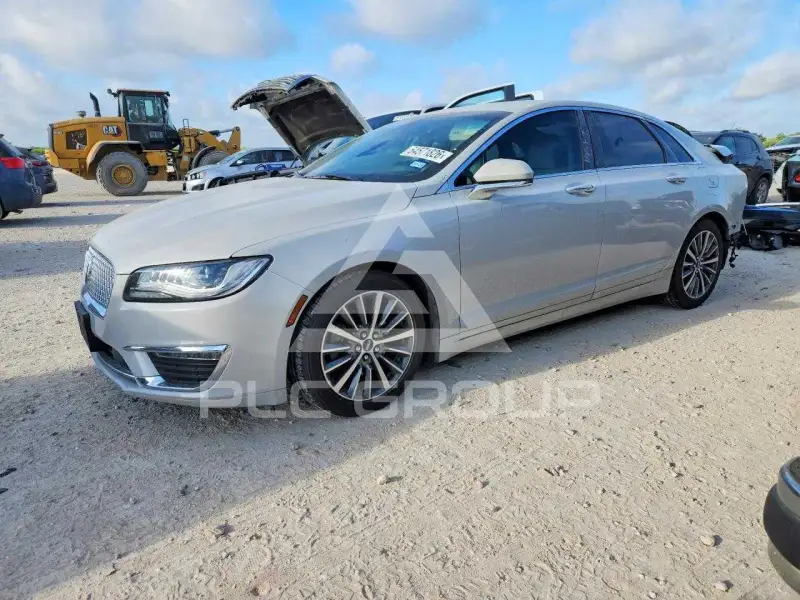 2020 Lincoln MKZ photo