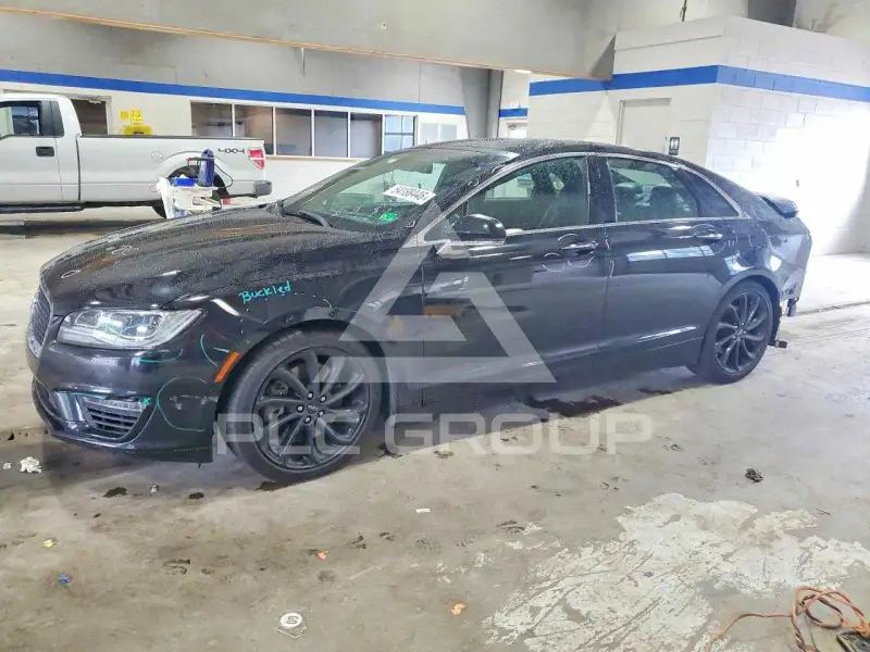 2020 Lincoln MKZ photo