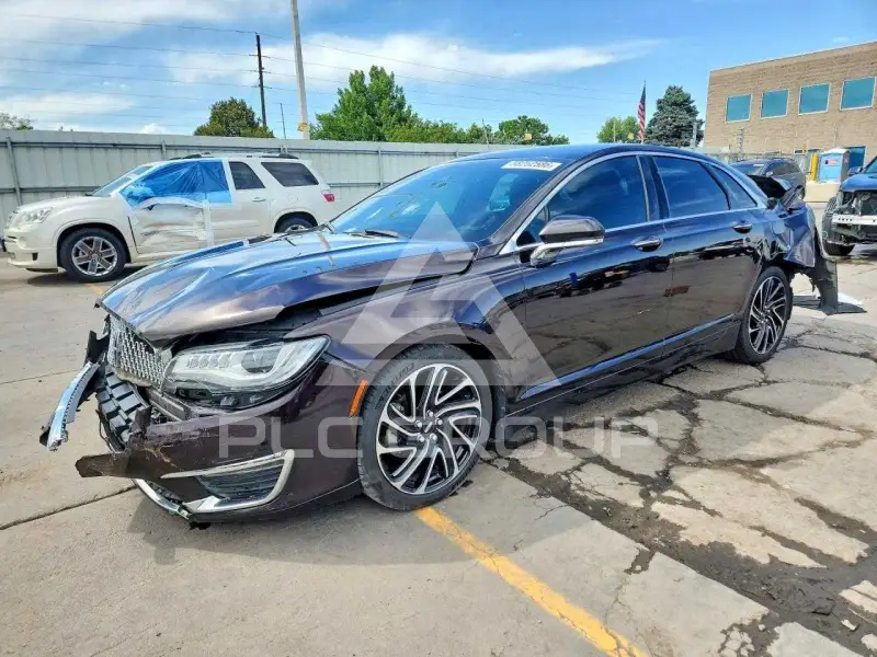 2020 Lincoln MKZ photo