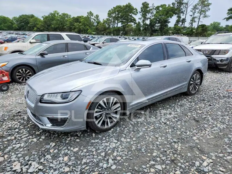 2020 Lincoln MKZ photo