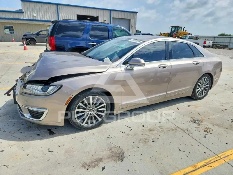 2020 Lincoln MKZ photo
