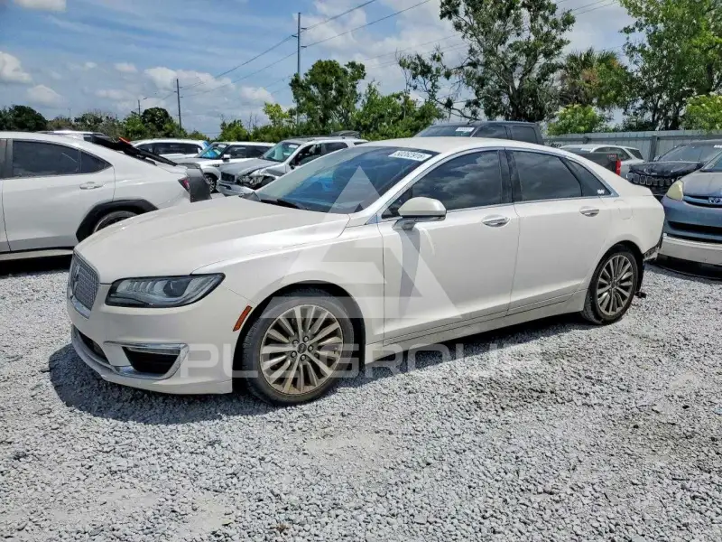 2020 Lincoln MKZ photo