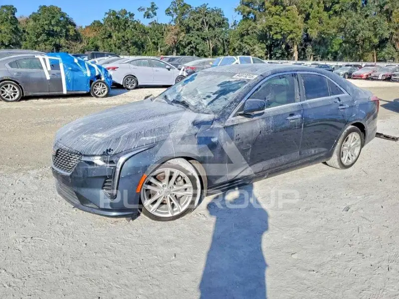 2020 Cadillac CT4 photo