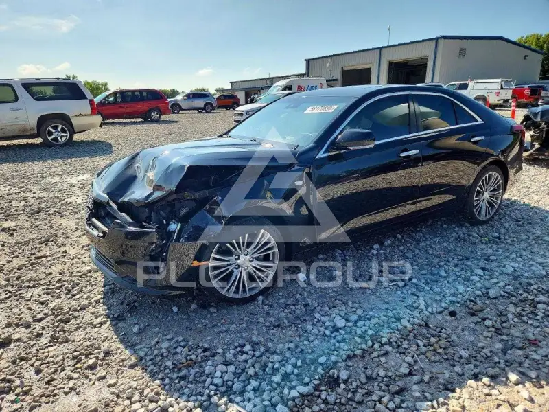 2020 Cadillac CT4 photo