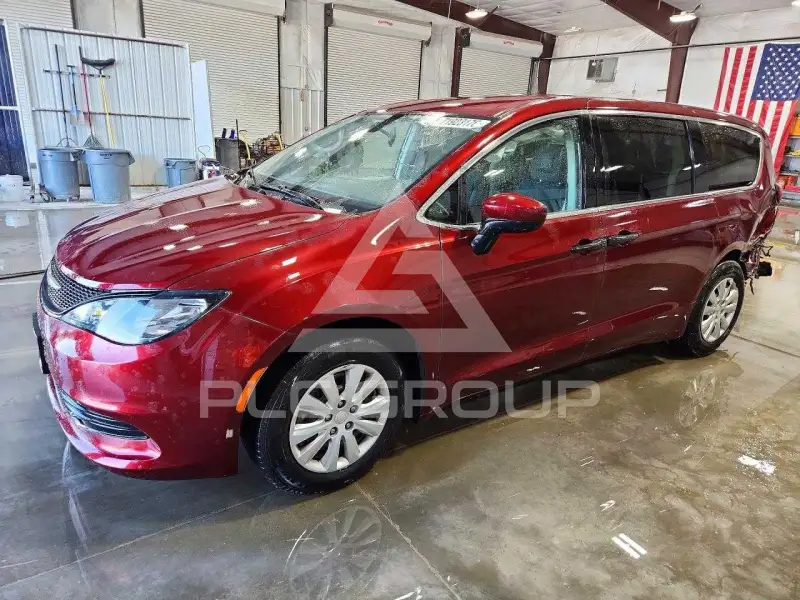 2020 Chrysler VOYAGER фото