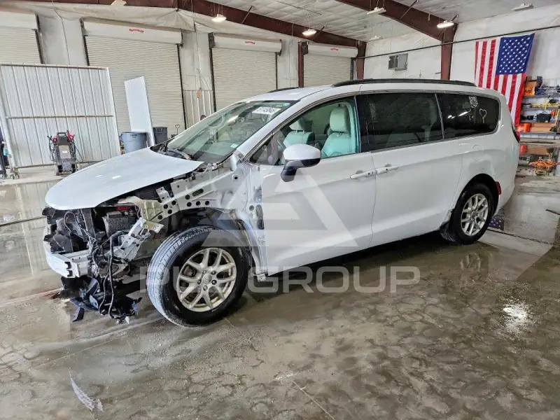 2020 Chrysler VOYAGER фото