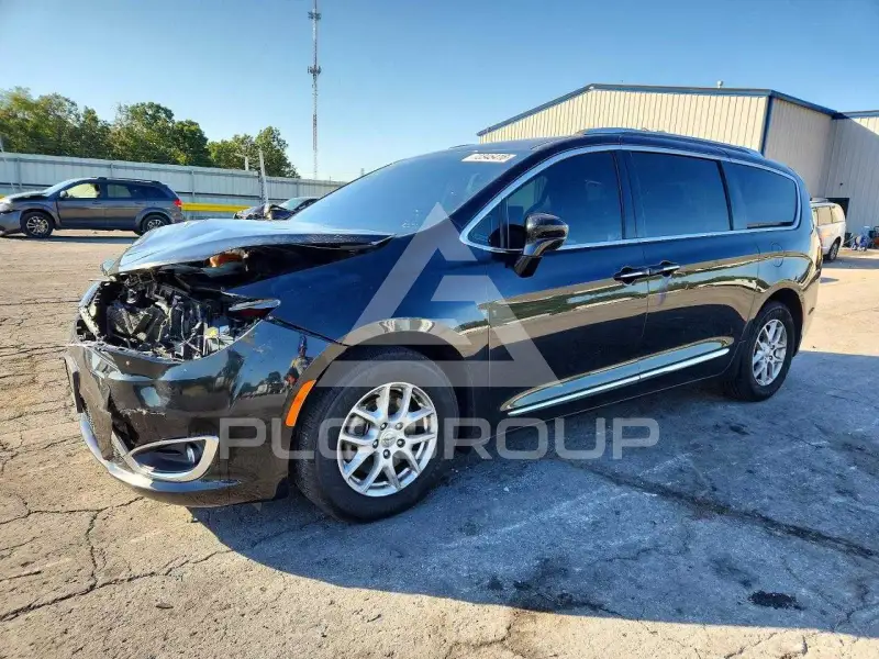 2020 Chrysler PACIFICA photo