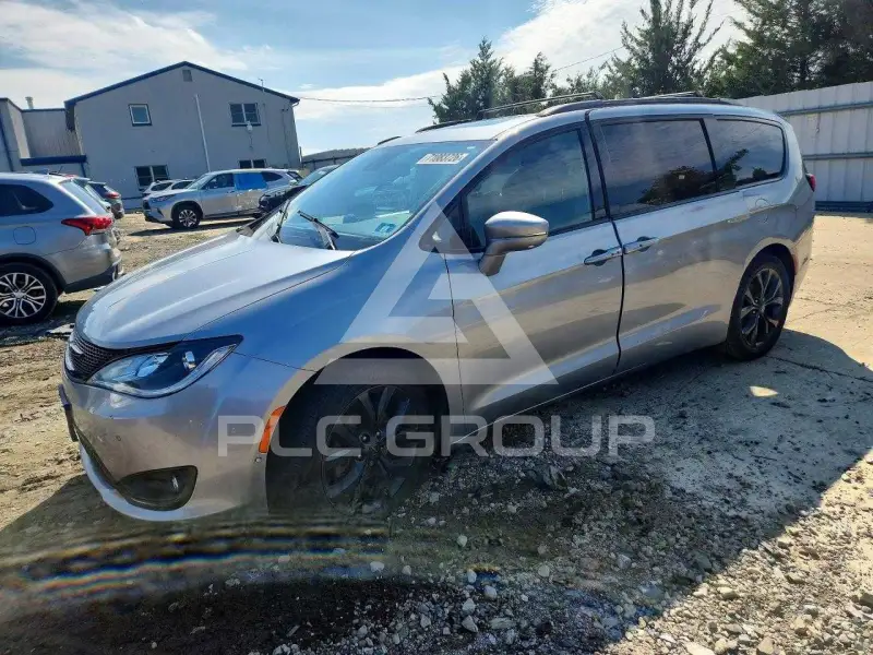2020 Chrysler PACIFICA photo
