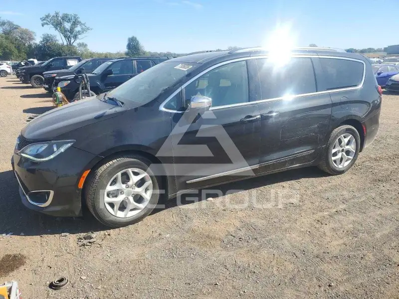 2020 Chrysler PACIFICA photo