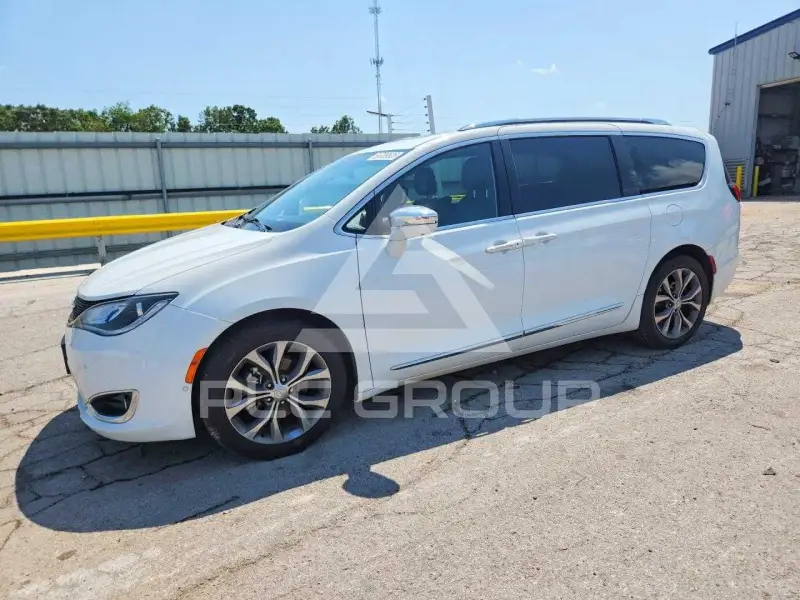 2020 Chrysler PACIFICA photo