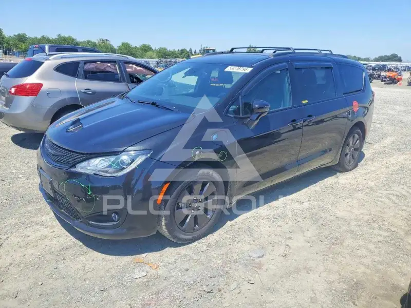 2020 Chrysler PACIFICA photo