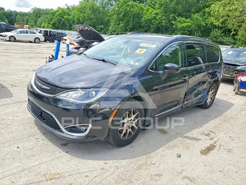 2020 Chrysler PACIFICA photo