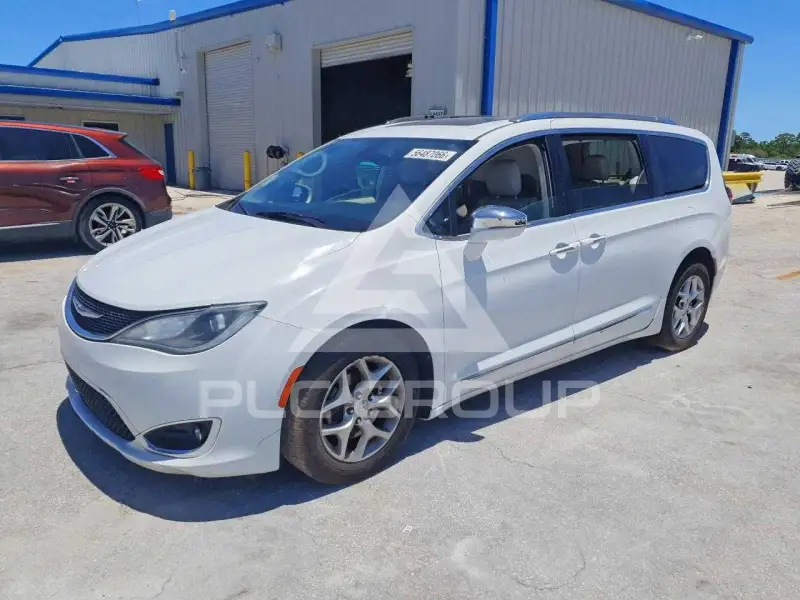 2020 Chrysler PACIFICA photo