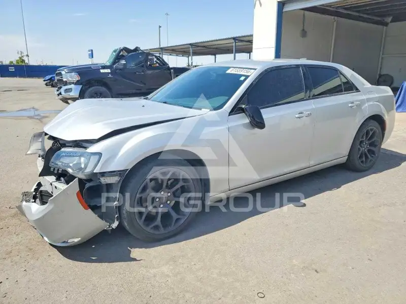 2020 Chrysler 300 фото
