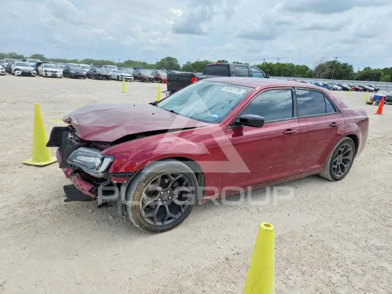 2020 Chrysler 300 photo