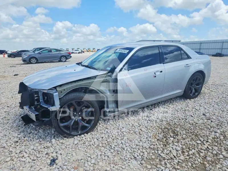 2020 Chrysler 300 фото