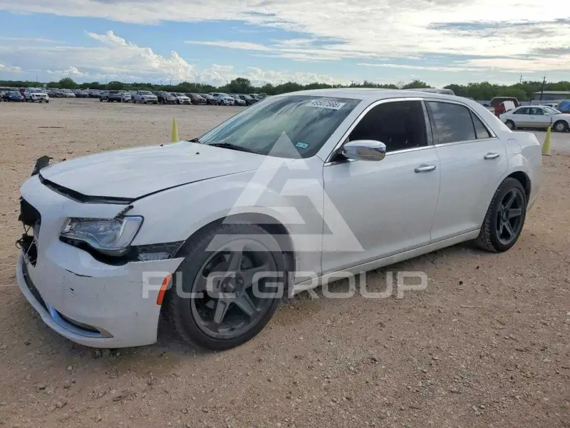 2020 Chrysler 300 photo