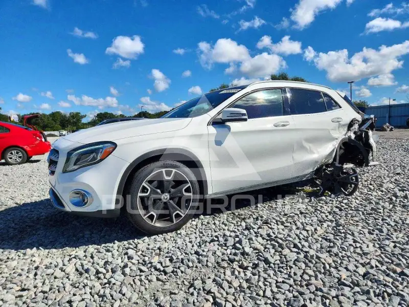 2020 Mercedes Benz GLA-Class фото