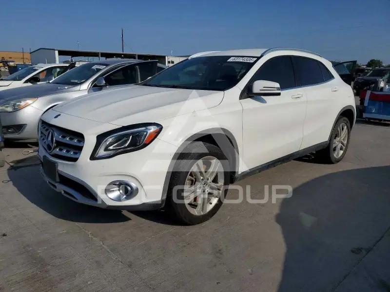 2020 Mercedes Benz GLA-Class фото