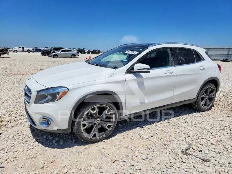 2020 Mercedes Benz GLA-Class photo