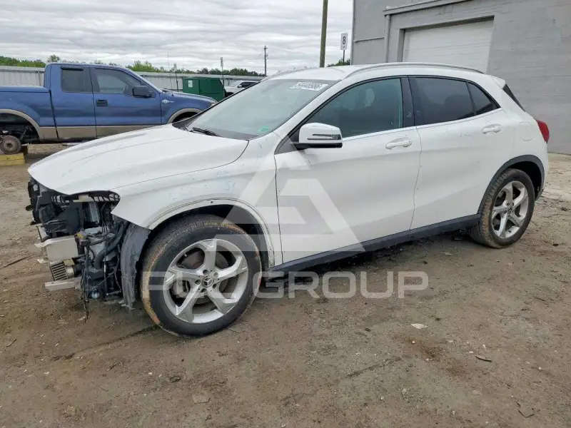 2020 Mercedes Benz GLA-Class фото