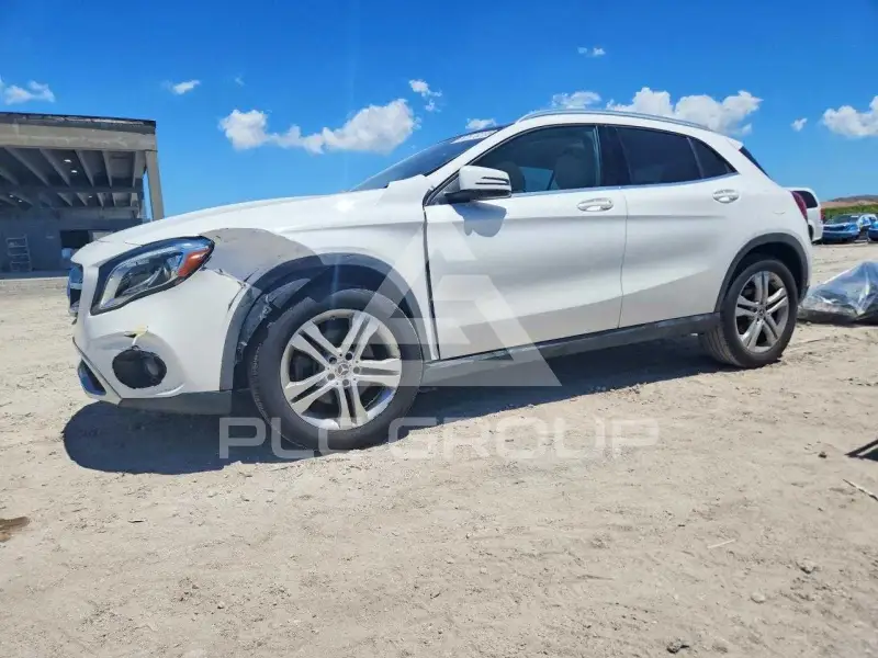 2020 Mercedes Benz GLA-Class photo
