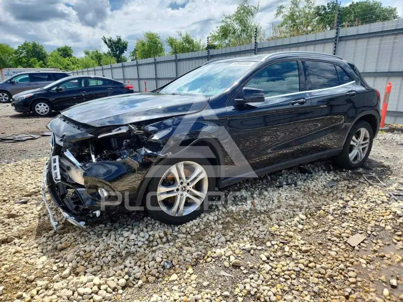 2020 Mercedes Benz GLA-Class фото