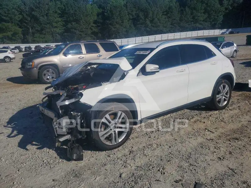 2020 Mercedes Benz GLA-Class photo