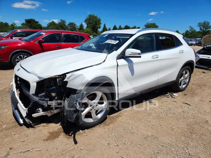 2020 Mercedes Benz GLA-Class фото
