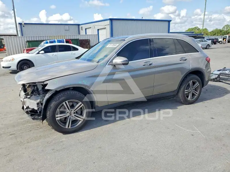 2020 Mercedes Benz GLC-Class photo