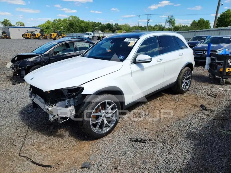 2020 Mercedes Benz GLC-Class photo