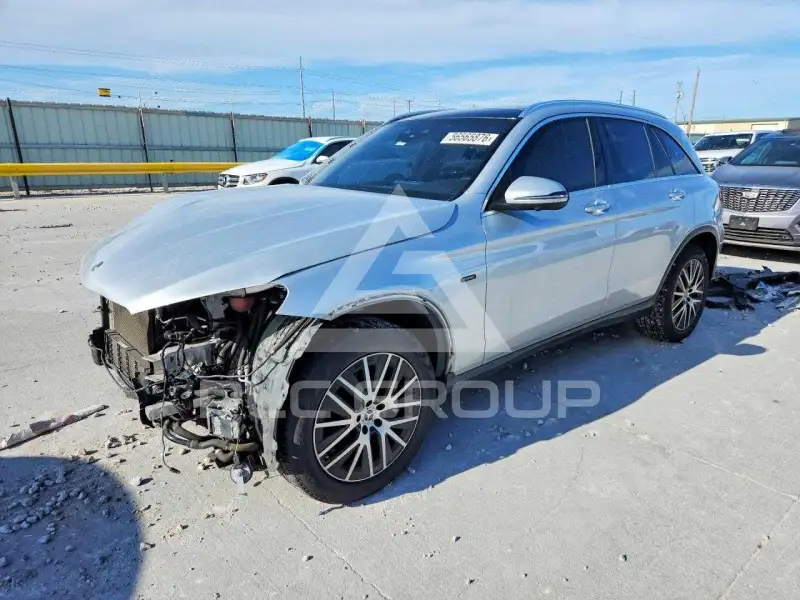 2020 Mercedes Benz GLC-Class фото