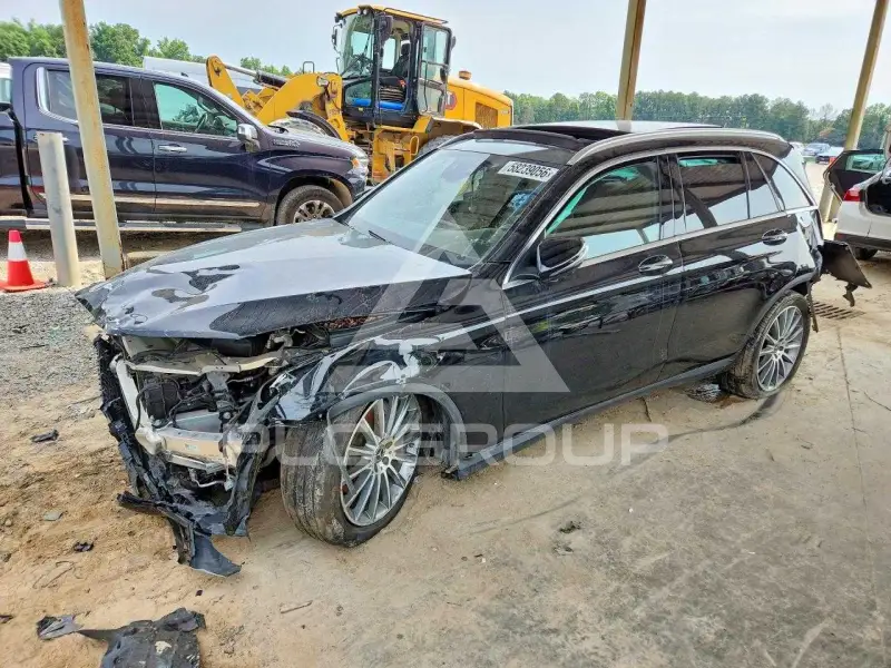 2020 Mercedes Benz GLC-Class photo