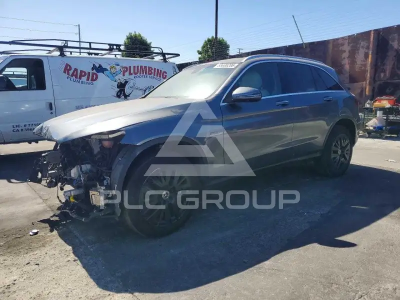 2020 Mercedes Benz GLC-Class photo