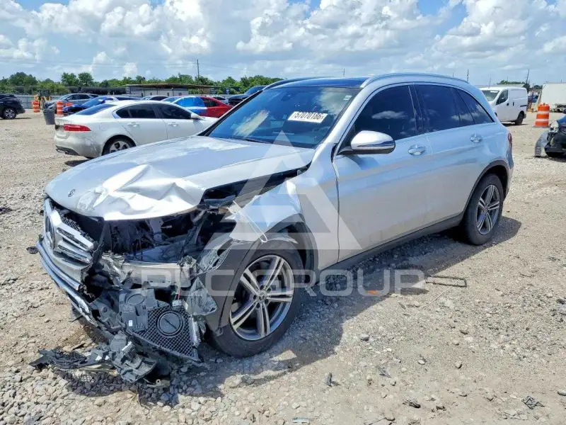 2020 Mercedes Benz GLC-Class photo
