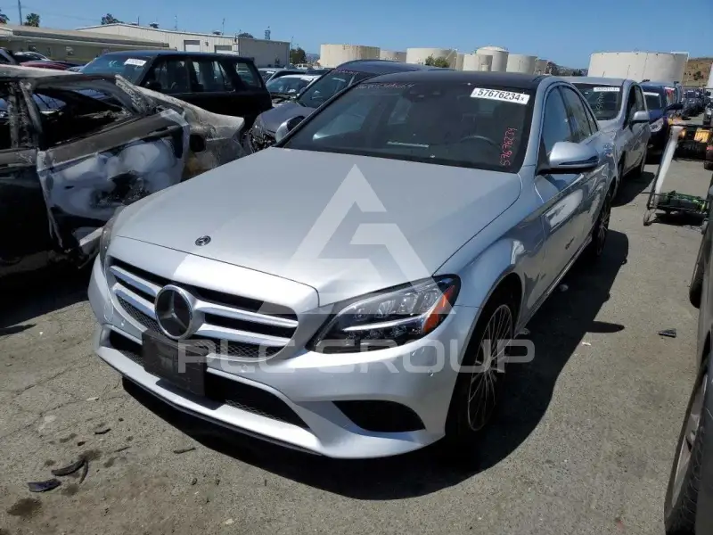 2020 Mercedes Benz C-Class фото