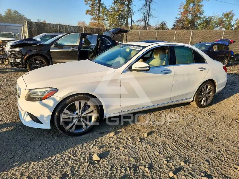 2020 Mercedes Benz C-Class фото