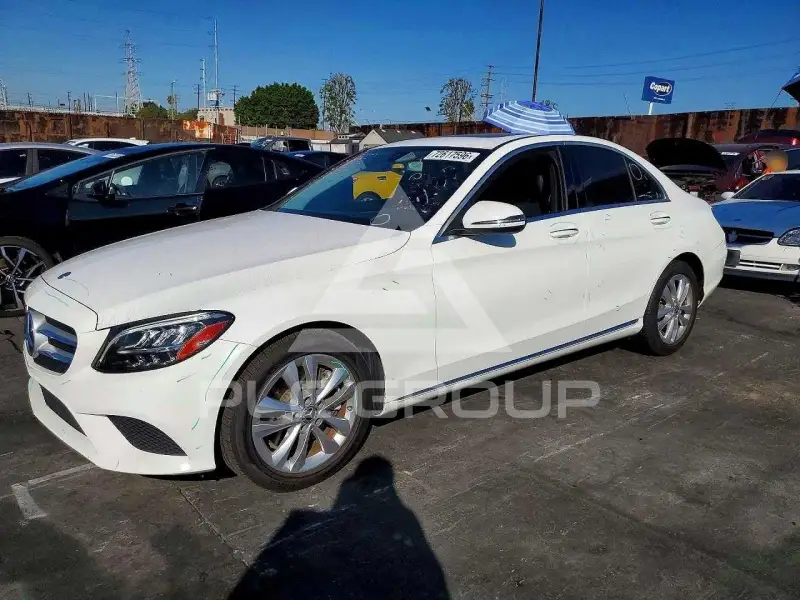 2020 Mercedes Benz C-Class фото