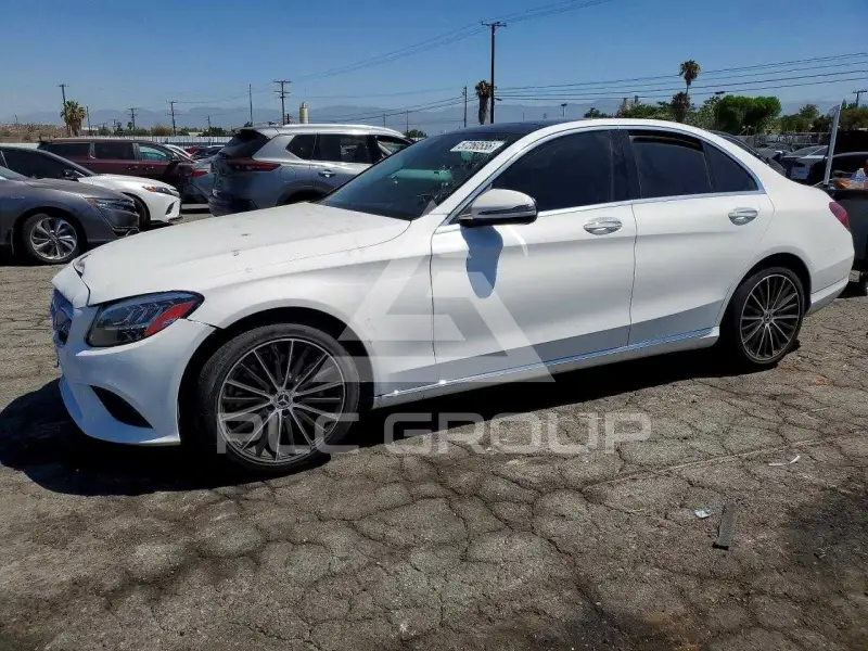 2020 Mercedes Benz C-Class фото