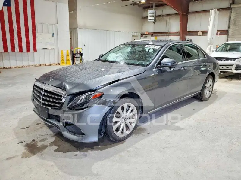 2020 Mercedes Benz E-Class фото